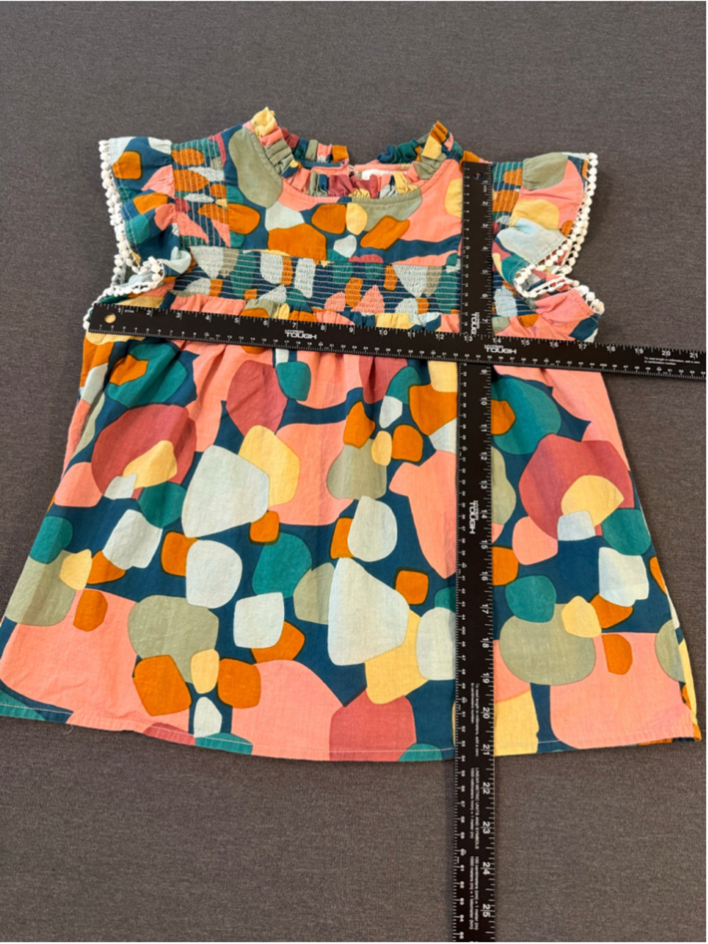 THML Abstract Geometric Ruffle Neck Flutter Sleeve Top Small Excellent Condition - Picture 4 of 7